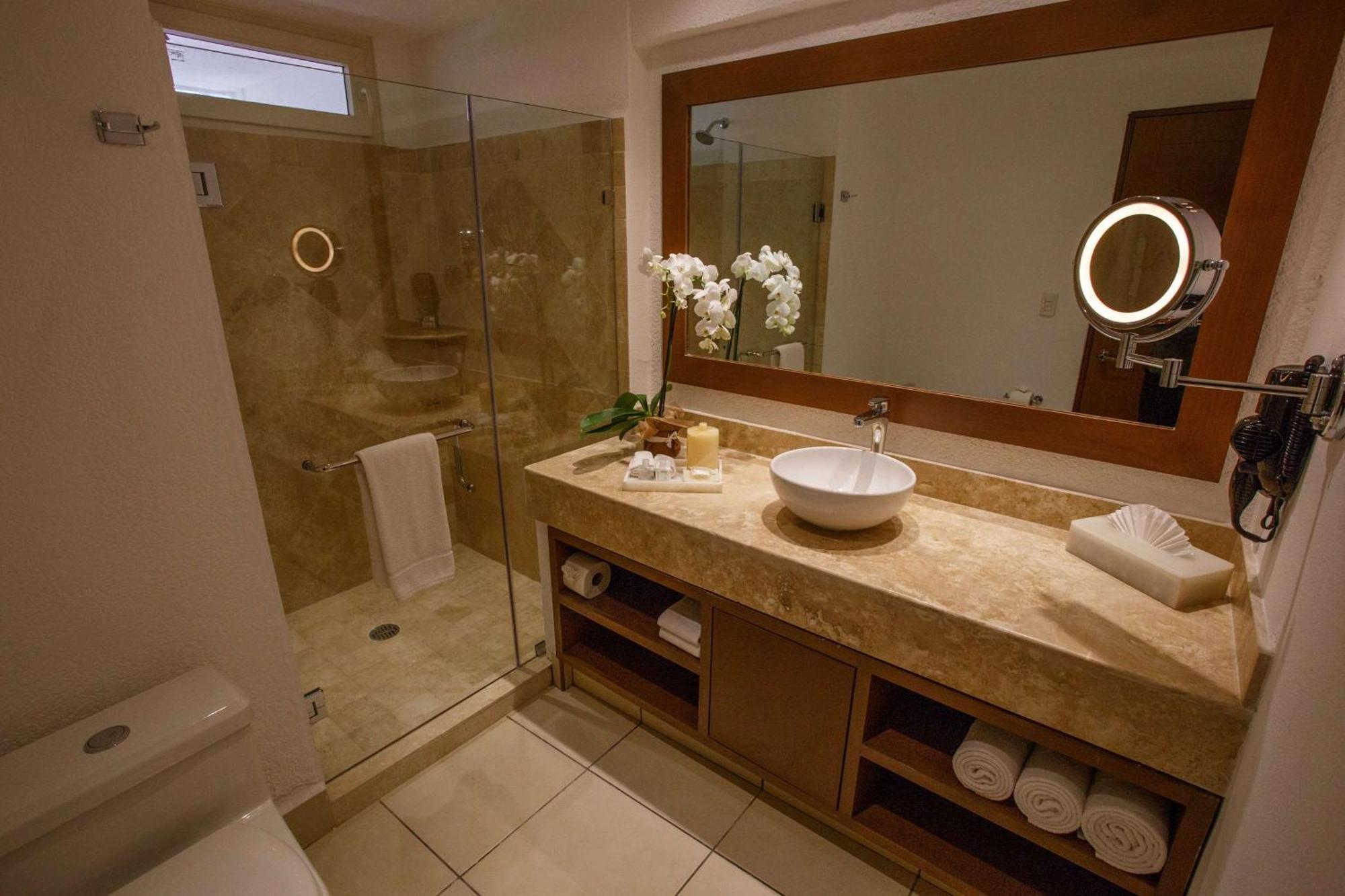 Newly Renovated One Bedroom Suite with Oceanfront Terrace
